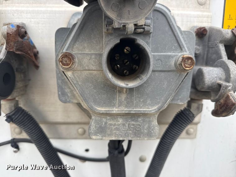 image for item EG1987 2009 Utility Trailer VS2DX dry van trailer