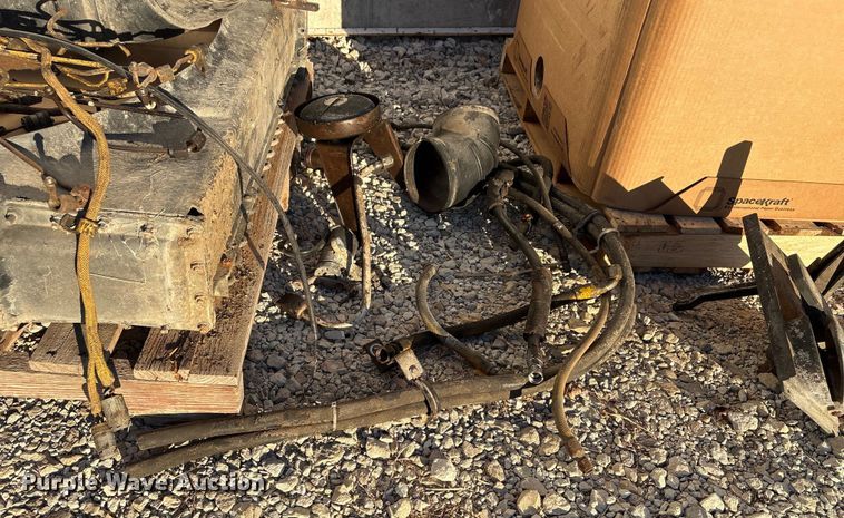 image for item EI5685 Truck parts