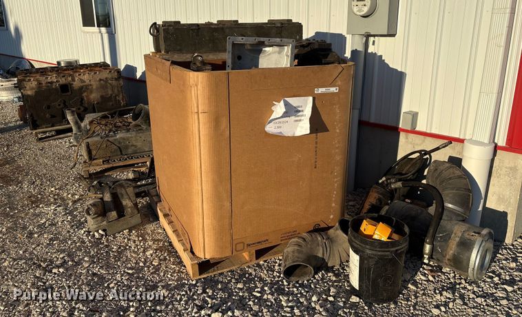 image for item EI5685 Truck parts