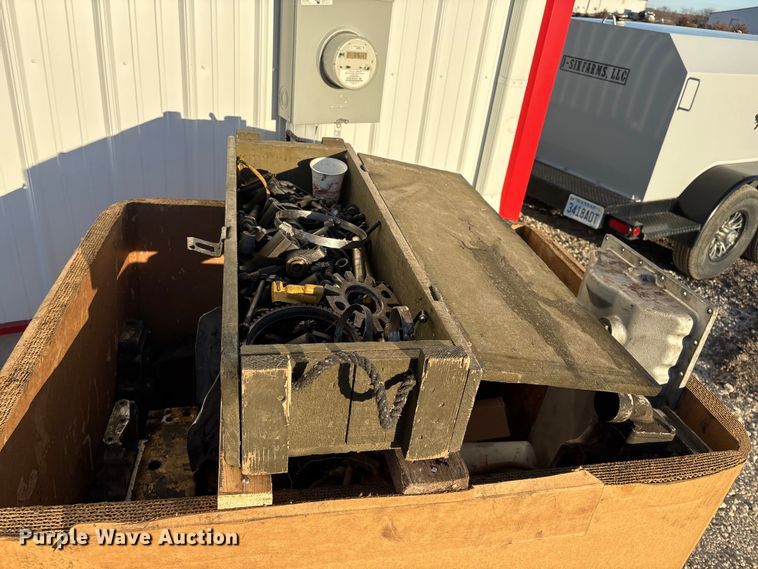 image for item EI5685 Truck parts