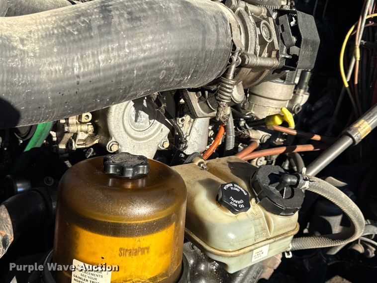 image for item EN0478 2013 Freightliner Cascadia 125 semi truck