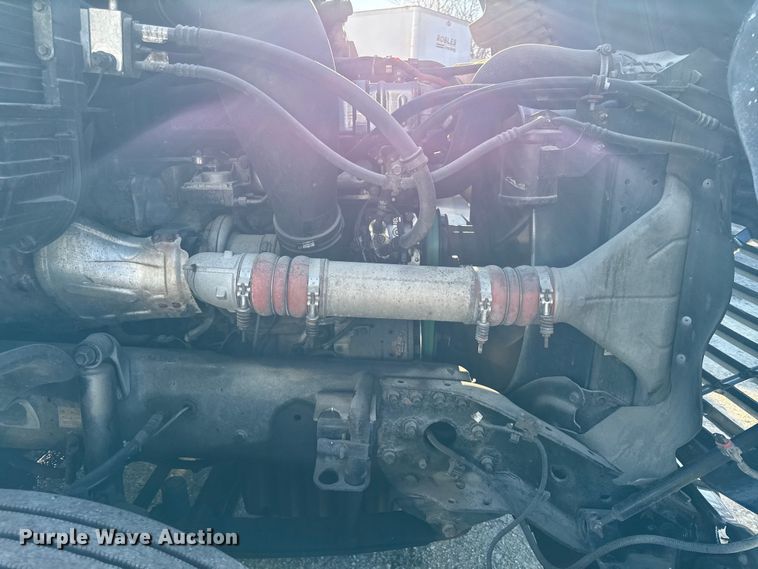 image for item EN0478 2013 Freightliner Cascadia 125 semi truck