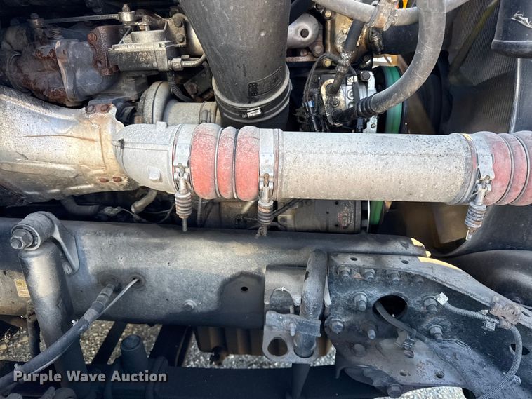 image for item EN0478 2013 Freightliner Cascadia 125 semi truck