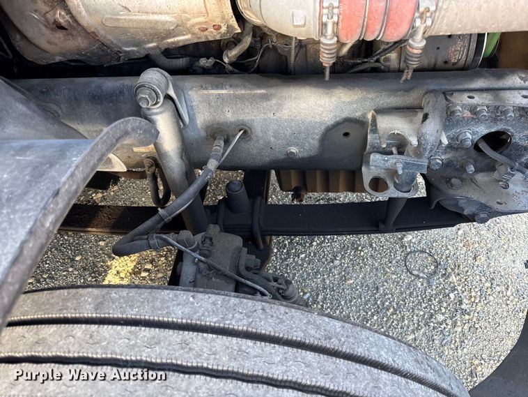 image for item EN0478 2013 Freightliner Cascadia 125 semi truck