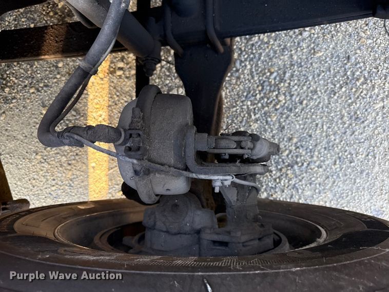 image for item EN0478 2013 Freightliner Cascadia 125 semi truck