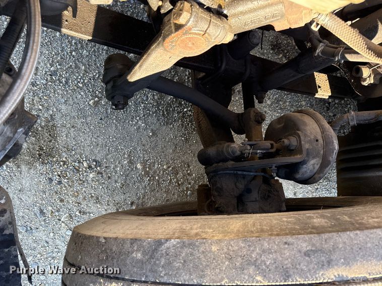 image for item EN0478 2013 Freightliner Cascadia 125 semi truck