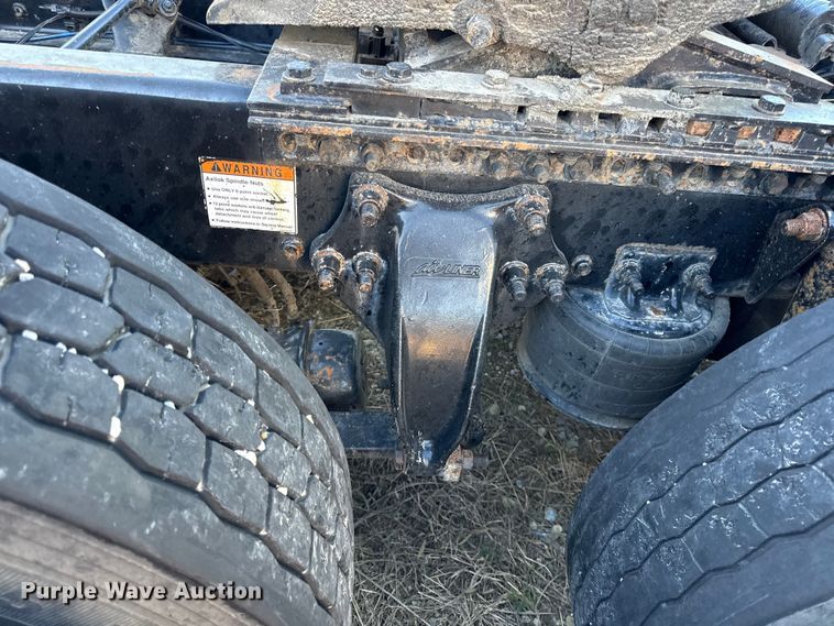 image for item EN0479 2012 Freightliner Cascadia 125 semi truck