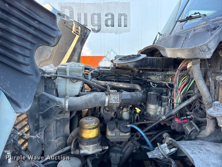 image for item EN0479 2012 Freightliner Cascadia 125 semi truck