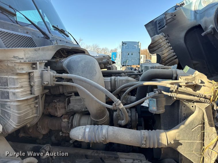 image for item EN0479 2012 Freightliner Cascadia 125 semi truck