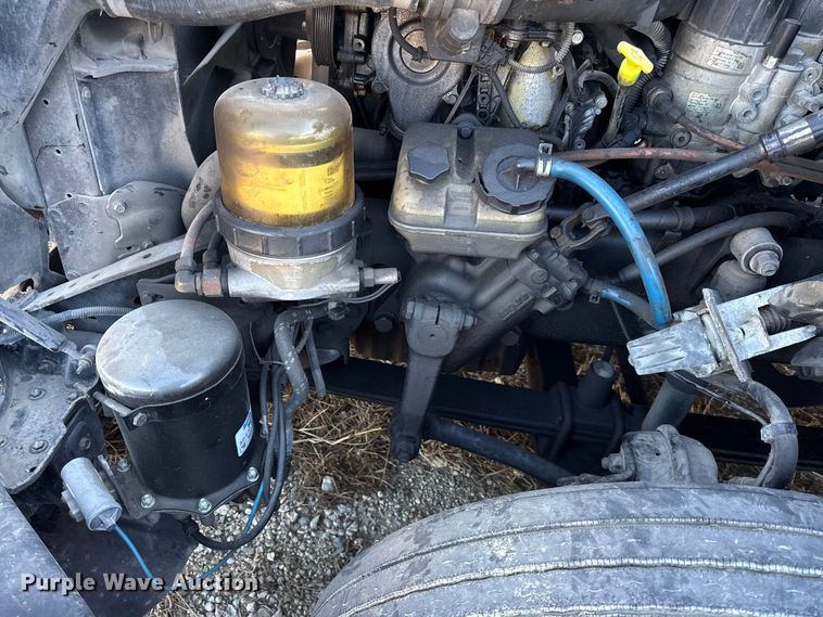 image for item EN0479 2012 Freightliner Cascadia 125 semi truck