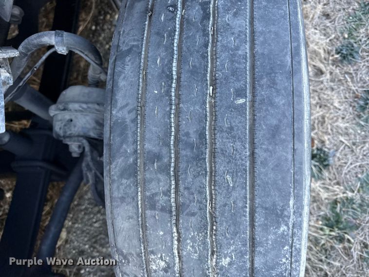 image for item EN0479 2012 Freightliner Cascadia 125 semi truck