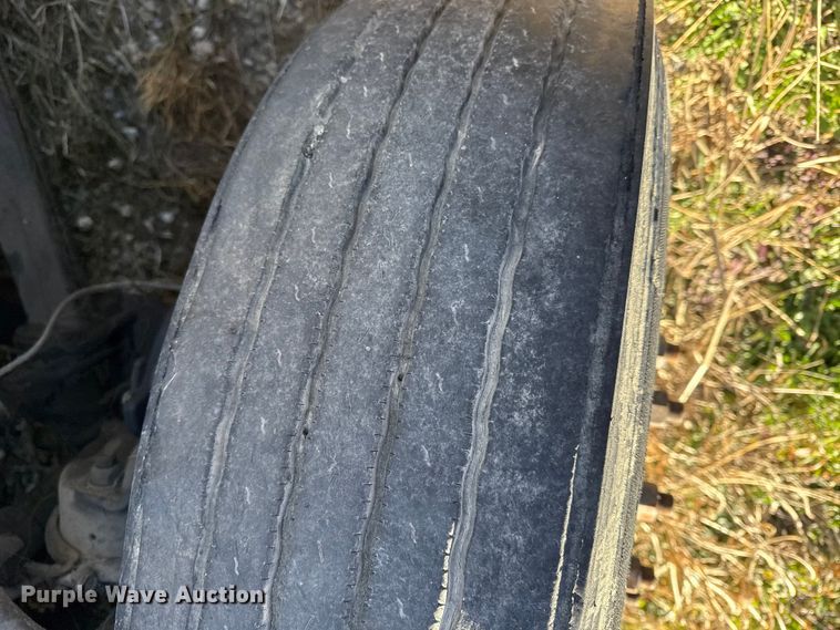 image for item EN0479 2012 Freightliner Cascadia 125 semi truck