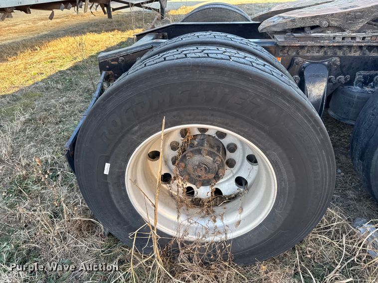 image for item EN0479 2012 Freightliner Cascadia 125 semi truck