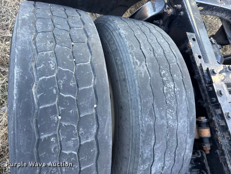 image for item EN0479 2012 Freightliner Cascadia 125 semi truck