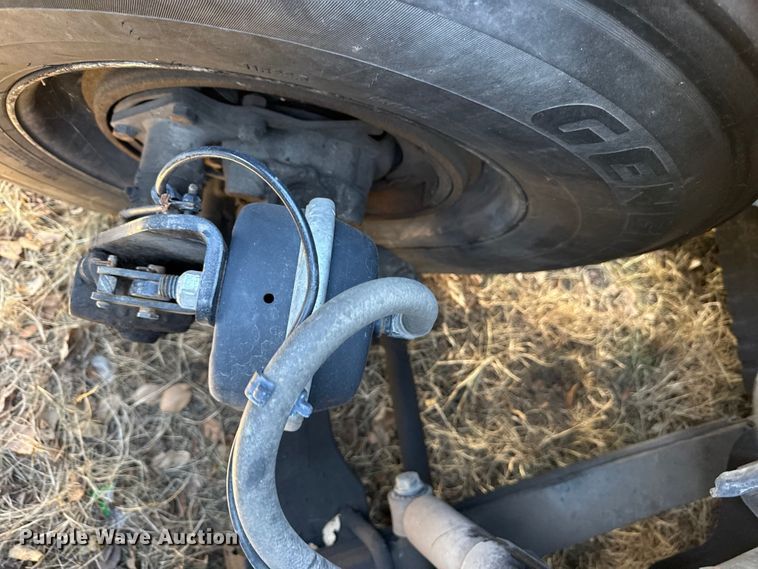 image for item EN0482 2017 Freightliner Cascadia semi truck