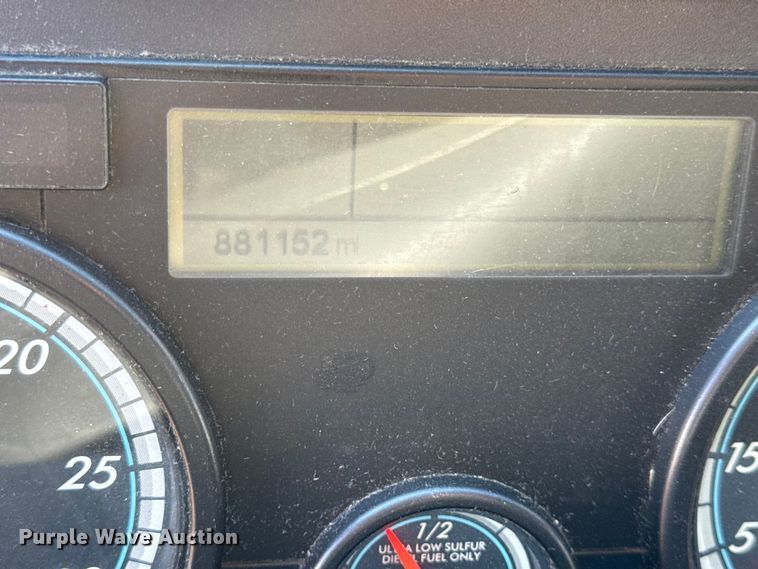 image for item EN0482 2017 Freightliner Cascadia semi truck