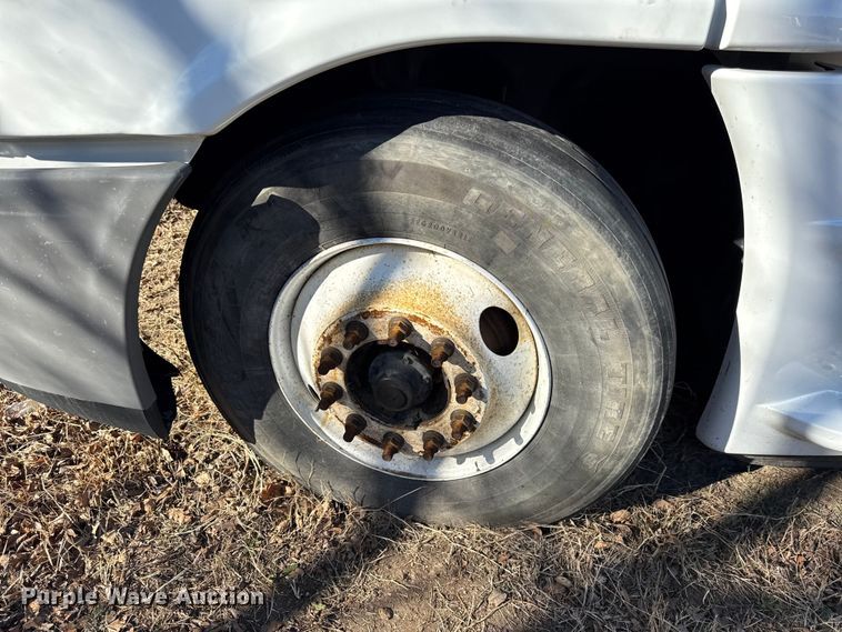 image for item EN0482 2017 Freightliner Cascadia semi truck