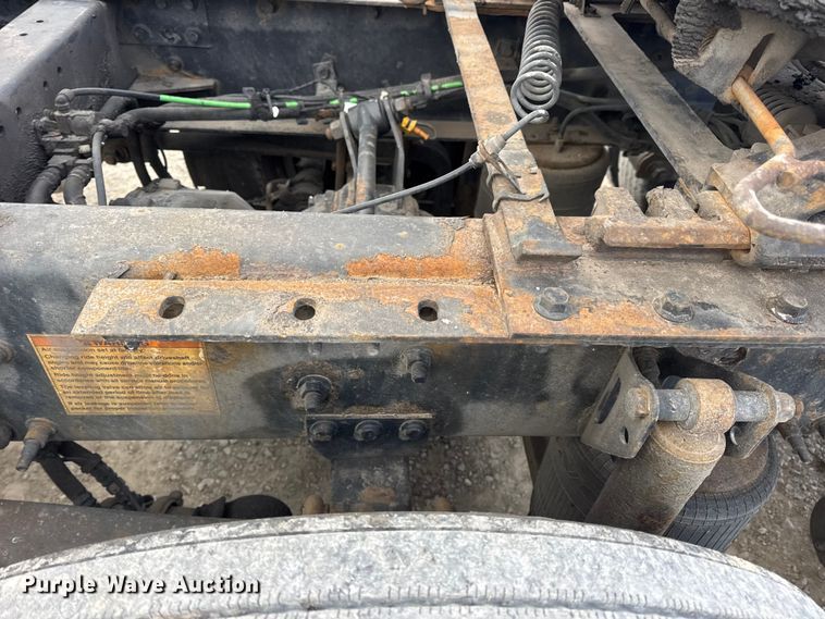 image for item EN0903 2014 Volvo Truck VNL semi truck