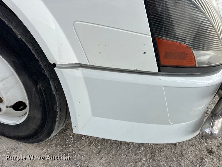 image for item EN0903 2014 Volvo Truck VNL semi truck