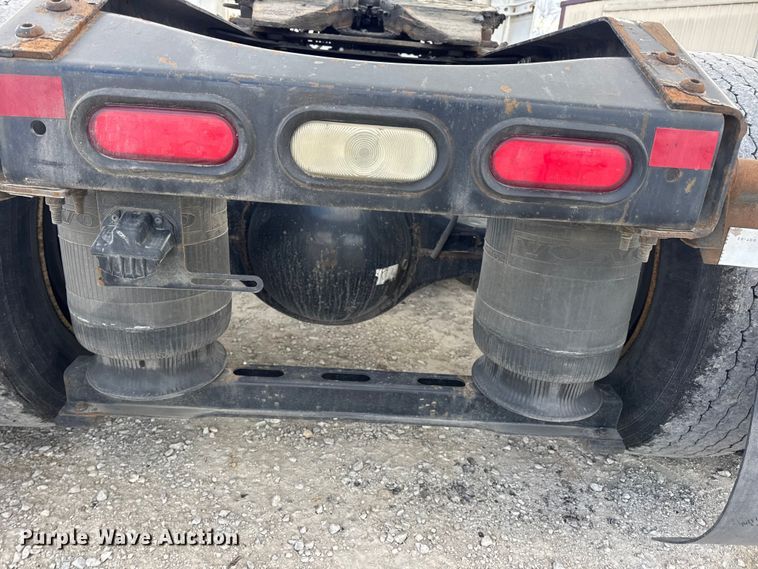 image for item EN0903 2014 Volvo Truck VNL semi truck