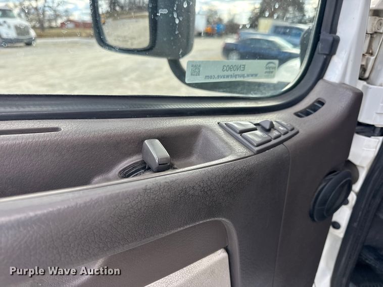 image for item EN0903 2014 Volvo Truck VNL semi truck