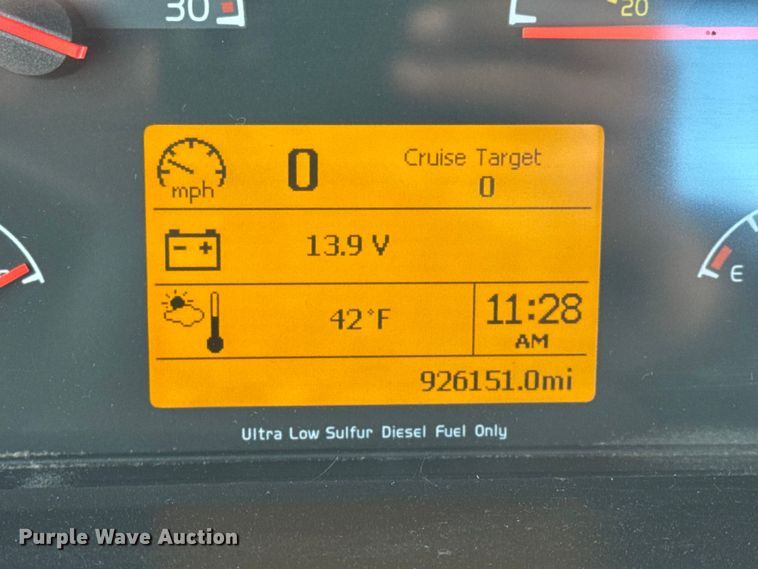 image for item EN0903 2014 Volvo Truck VNL semi truck