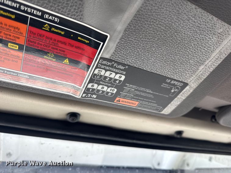 image for item EN0903 2014 Volvo Truck VNL semi truck