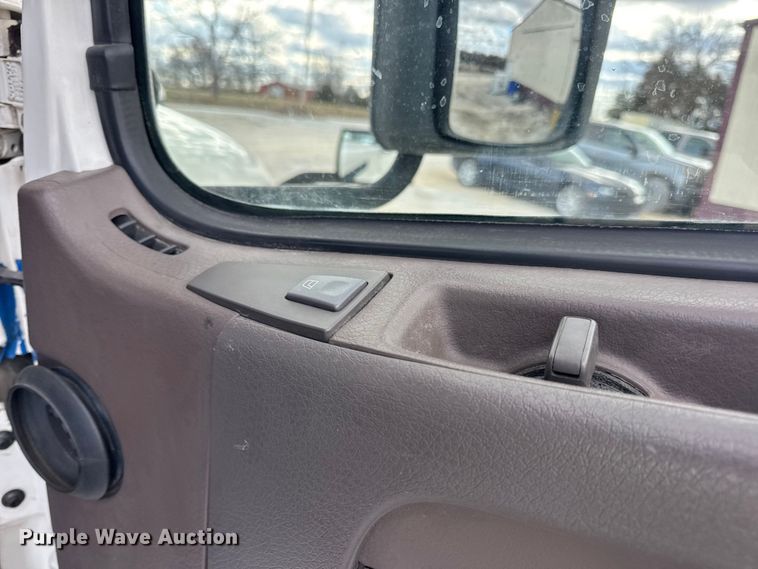 image for item EN0903 2014 Volvo Truck VNL semi truck