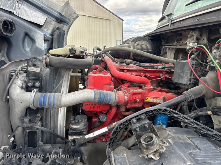 image for item EN0903 2014 Volvo Truck VNL semi truck