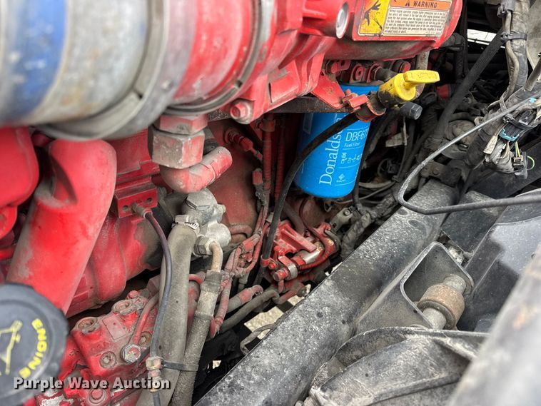 image for item EN0903 2014 Volvo Truck VNL semi truck