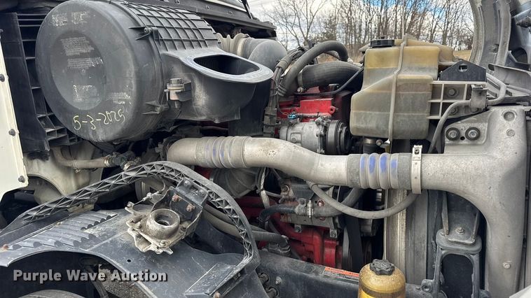 image for item EN0903 2014 Volvo Truck VNL semi truck