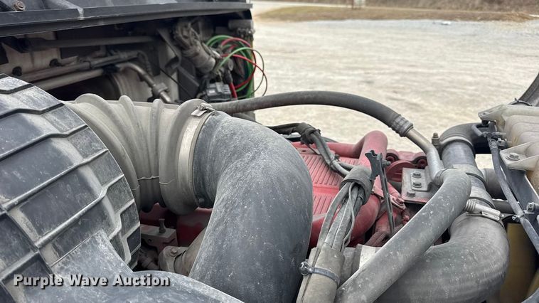 image for item EN0903 2014 Volvo Truck VNL semi truck