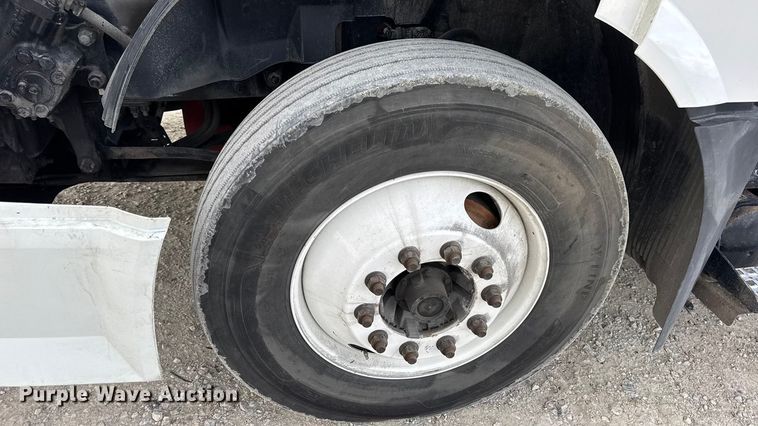 image for item EN0903 2014 Volvo Truck VNL semi truck