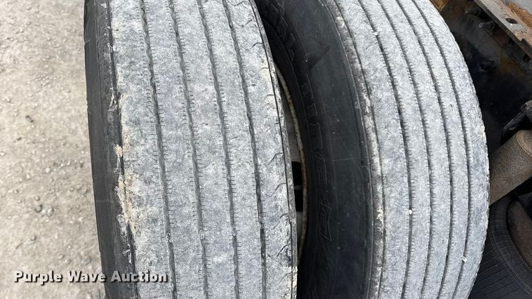 image for item EN0903 2014 Volvo Truck VNL semi truck