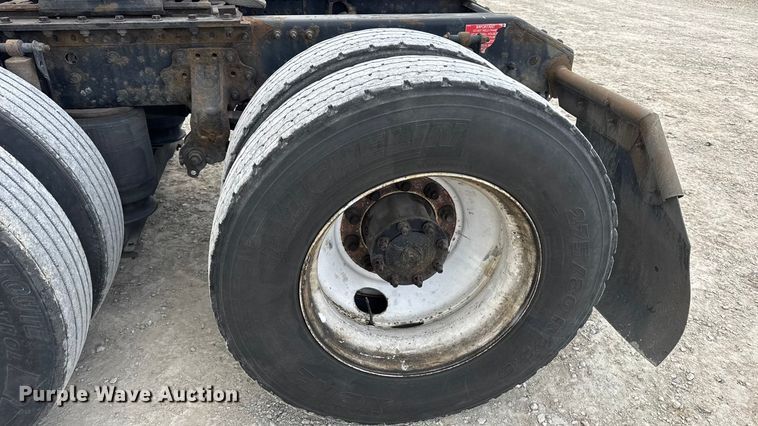 image for item EN0903 2014 Volvo Truck VNL semi truck