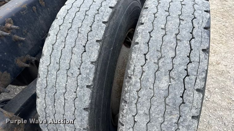 image for item EN0903 2014 Volvo Truck VNL semi truck