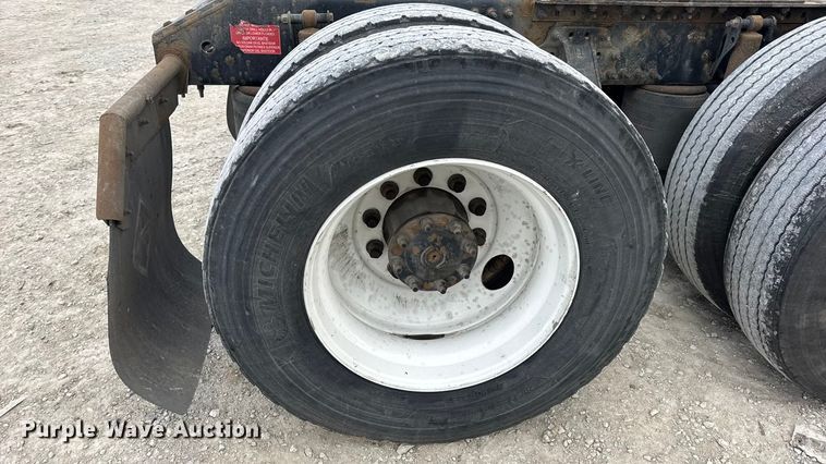 image for item EN0903 2014 Volvo Truck VNL semi truck