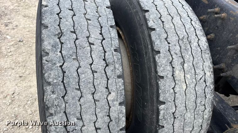 image for item EN0903 2014 Volvo Truck VNL semi truck