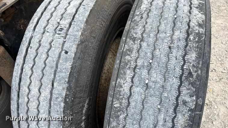 image for item EN0903 2014 Volvo Truck VNL semi truck