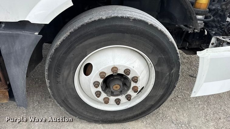 image for item EN0903 2014 Volvo Truck VNL semi truck