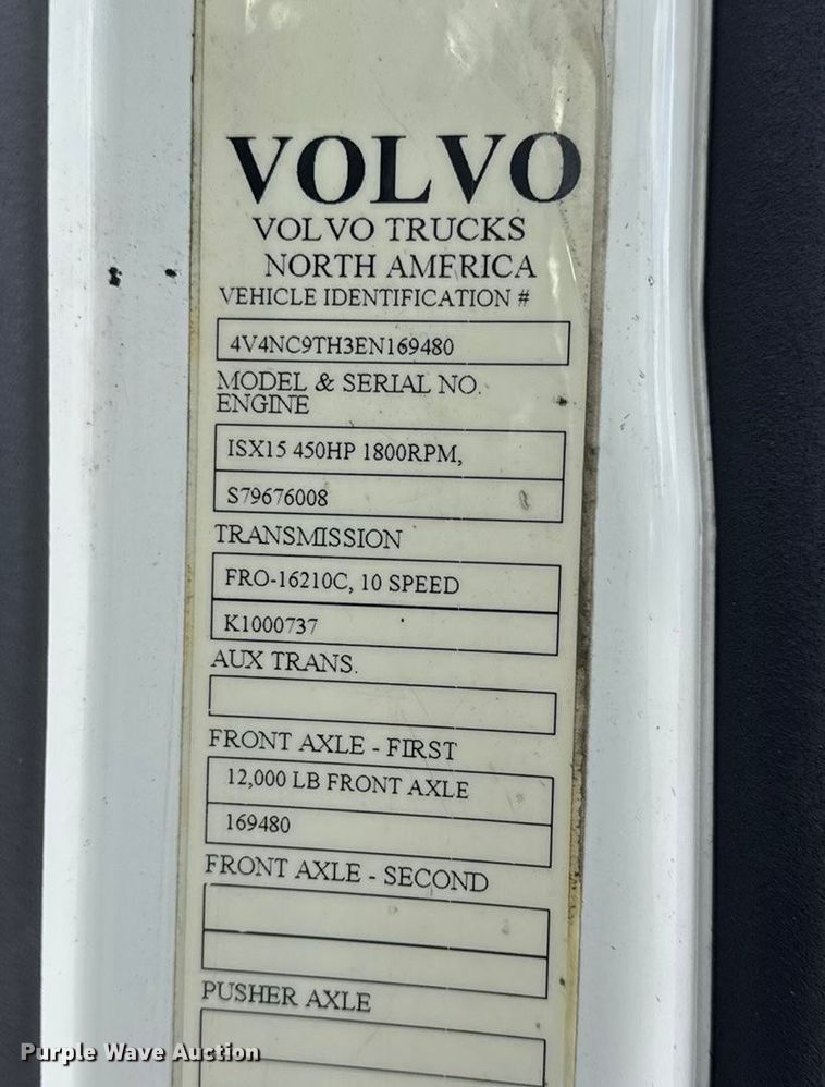 image for item EN0903 2014 Volvo Truck VNL semi truck