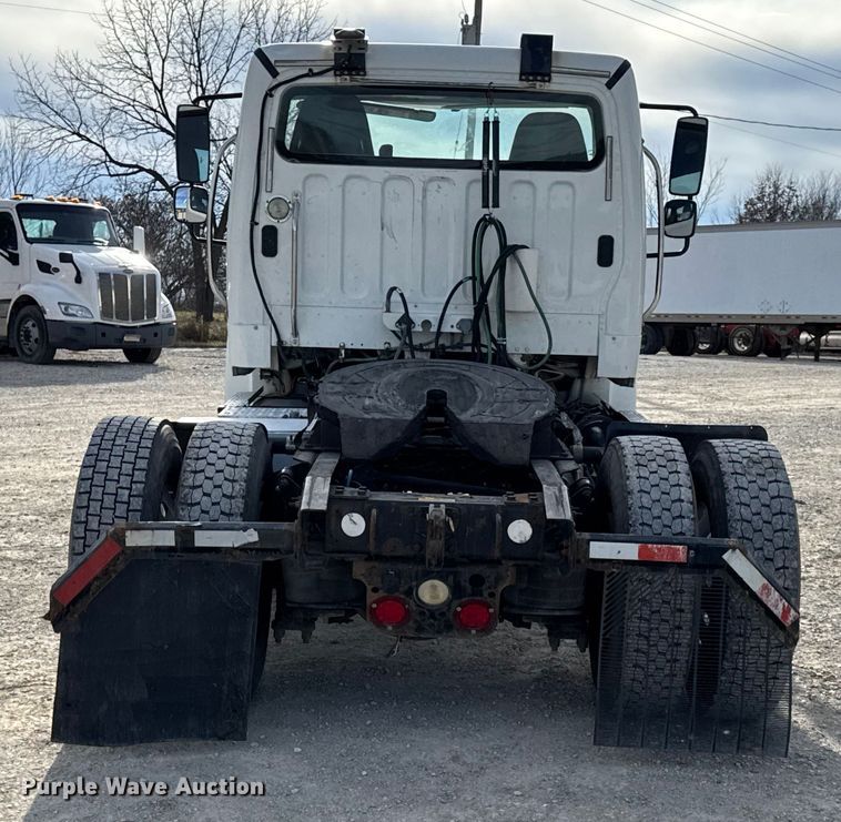 image for item EN0904 2015 Freightliner M2 semi truck