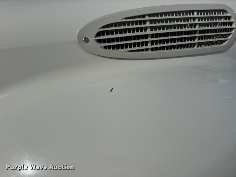 image for item EN0904 2015 Freightliner M2 semi truck