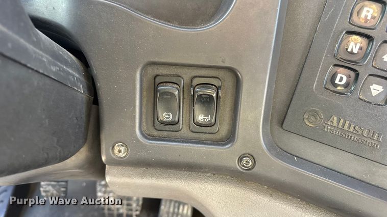 image for item EN0904 2015 Freightliner M2 semi truck