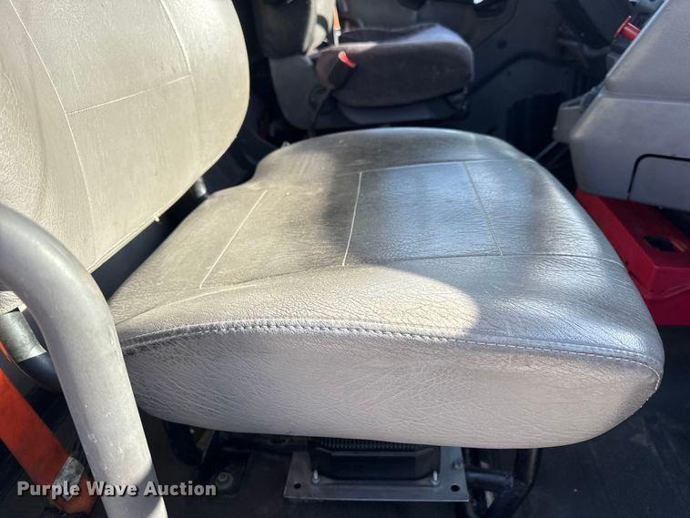 image for item EN0904 2015 Freightliner M2 semi truck