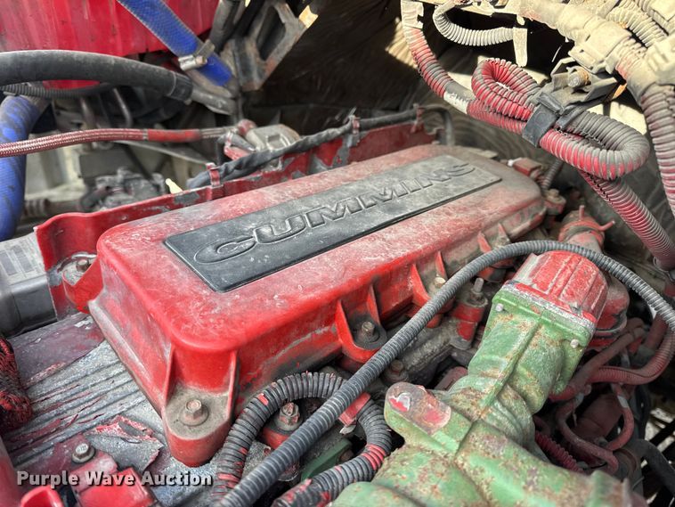 image for item EN0904 2015 Freightliner M2 semi truck