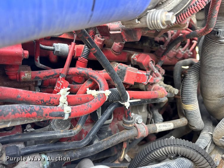 image for item EN0904 2015 Freightliner M2 semi truck