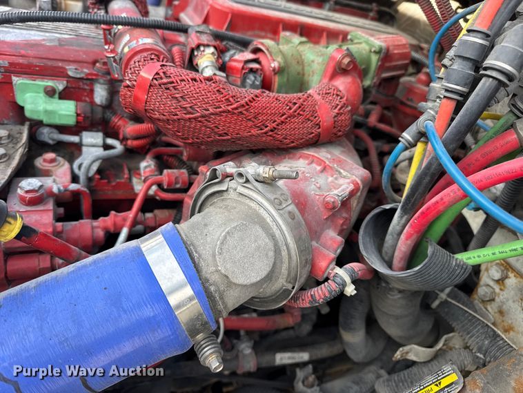 image for item EN0904 2015 Freightliner M2 semi truck