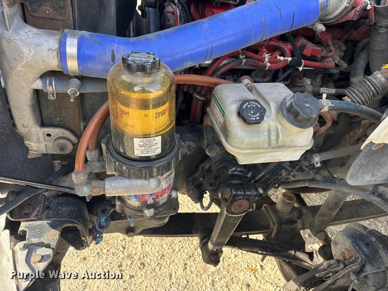 image for item EN0904 2015 Freightliner M2 semi truck