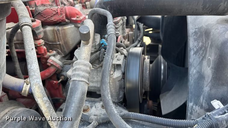 image for item EN0904 2015 Freightliner M2 semi truck